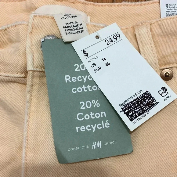 Women’s H&M High Rise Cut Off Shorts Size 14 NEW WITH TAGS Apricot - Picture 3 of 10